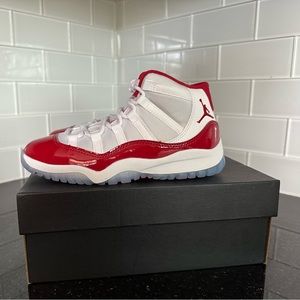 Brand New ‼️🍒 Jordan Cherries size 2.5Y w. Box